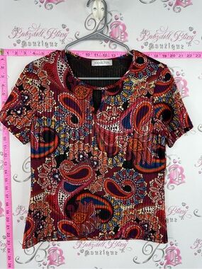 Hamilton T-shirt pleats Multicolor Paisley Short Sleeve Top - Red, Orange, Blue